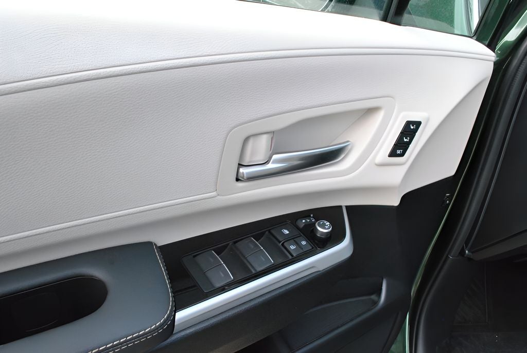 2026 Toyota Sienna Platinum 7 Passenger
