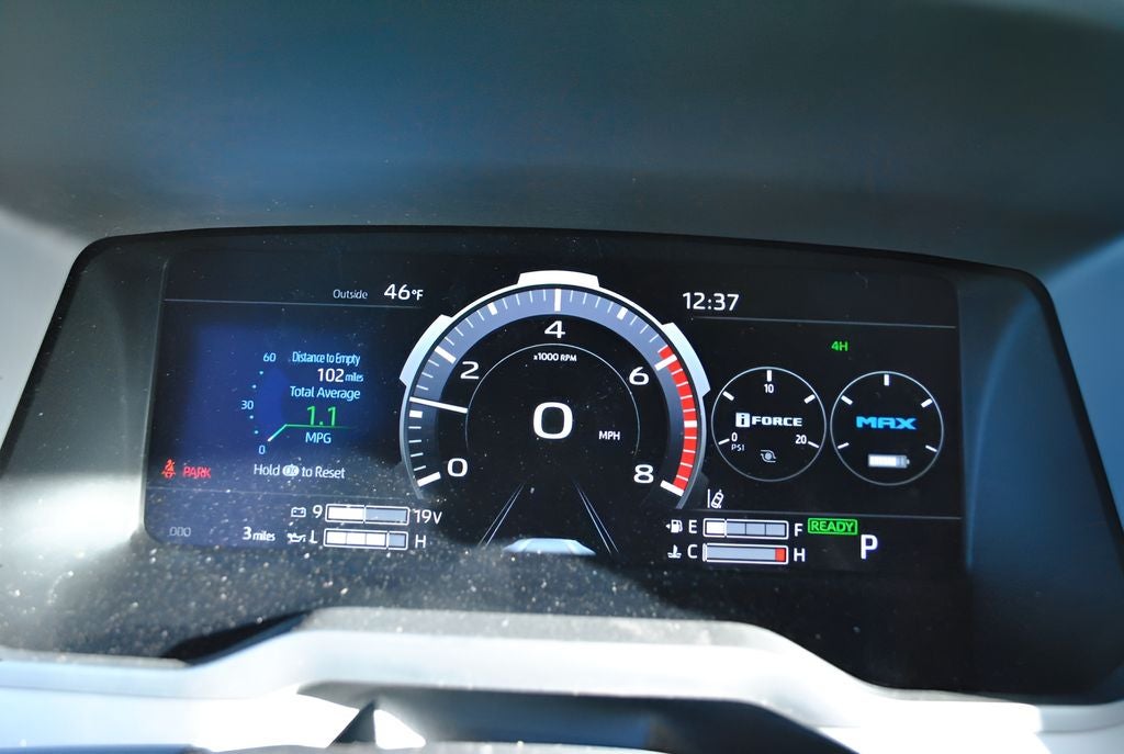 2026 Toyota Tundra i-FORCE MAX Platinum