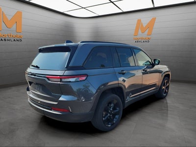 2022 Jeep Grand Cherokee Altitude AWD