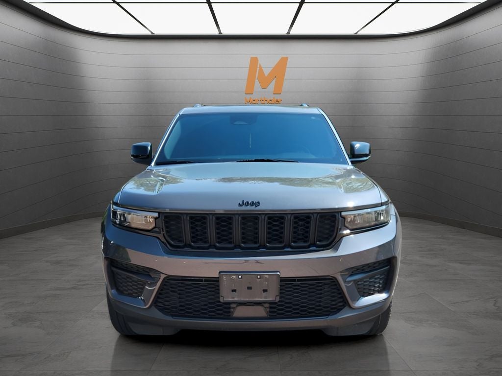 2022 Jeep Grand Cherokee Altitude AWD