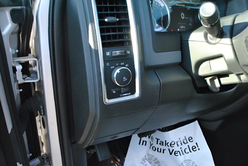 2019 RAM 1500 Classic Big Horn Crew Cab 4WD 5.7L V8