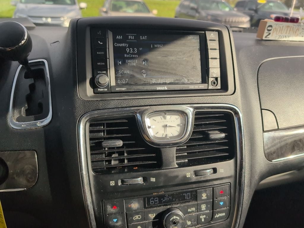 2013 Chrysler Town & Country Touring-L FWD