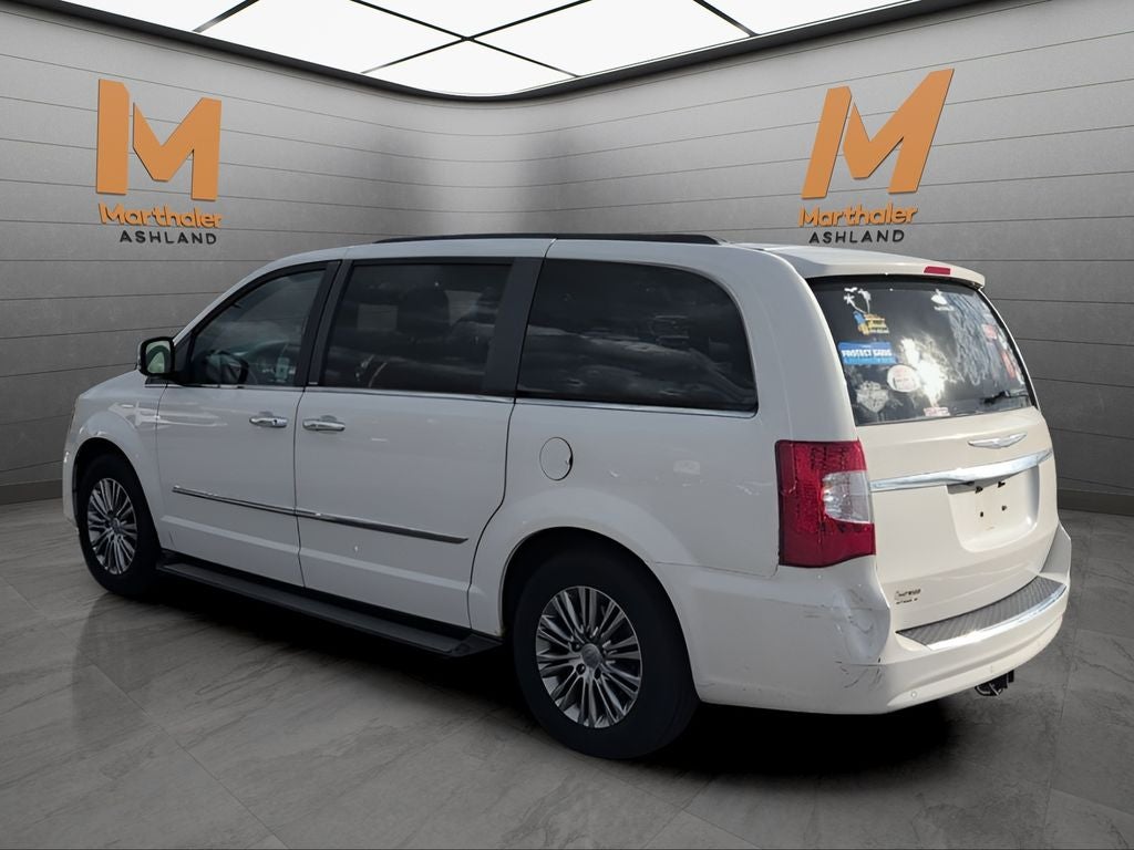 2013 Chrysler Town & Country Touring-L FWD