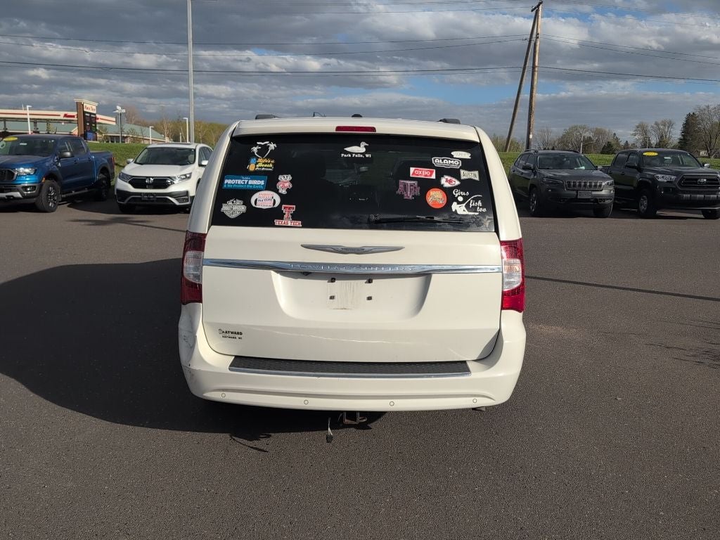 2013 Chrysler Town & Country Touring-L FWD