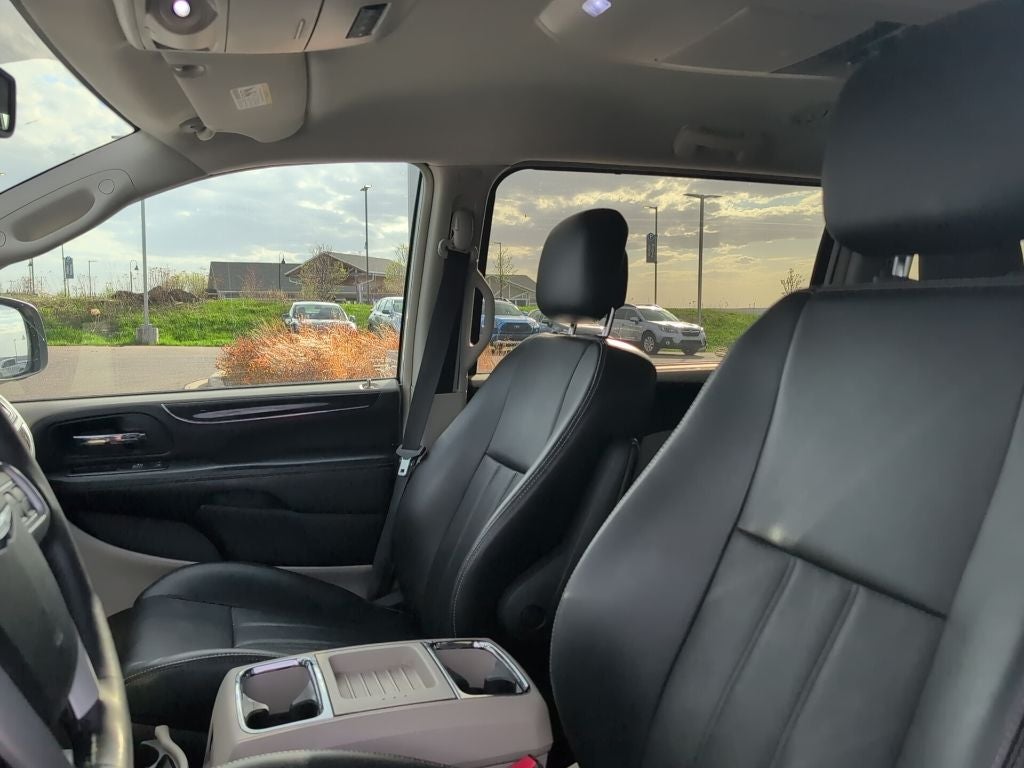 2013 Chrysler Town & Country Touring-L FWD