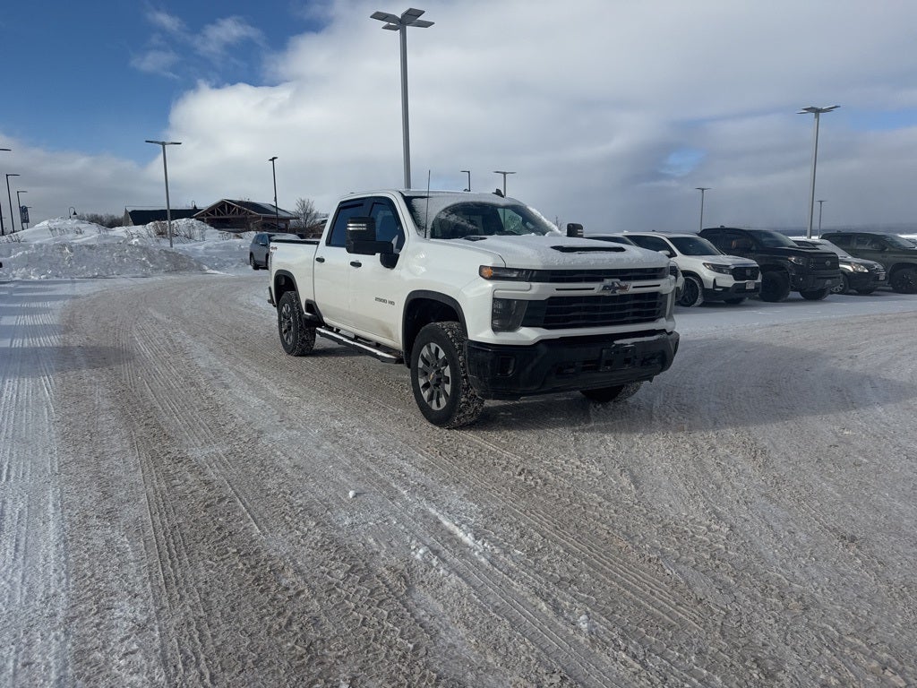 2024 Chevrolet Silverado 2500HD Custom Crew Cab 4x4 6.6L V8