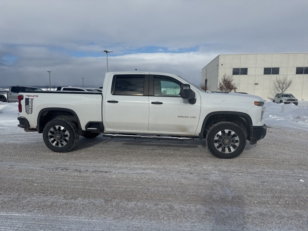 2024 Chevrolet Silverado 2500HD Custom Crew Cab 4x4 6.6L V8