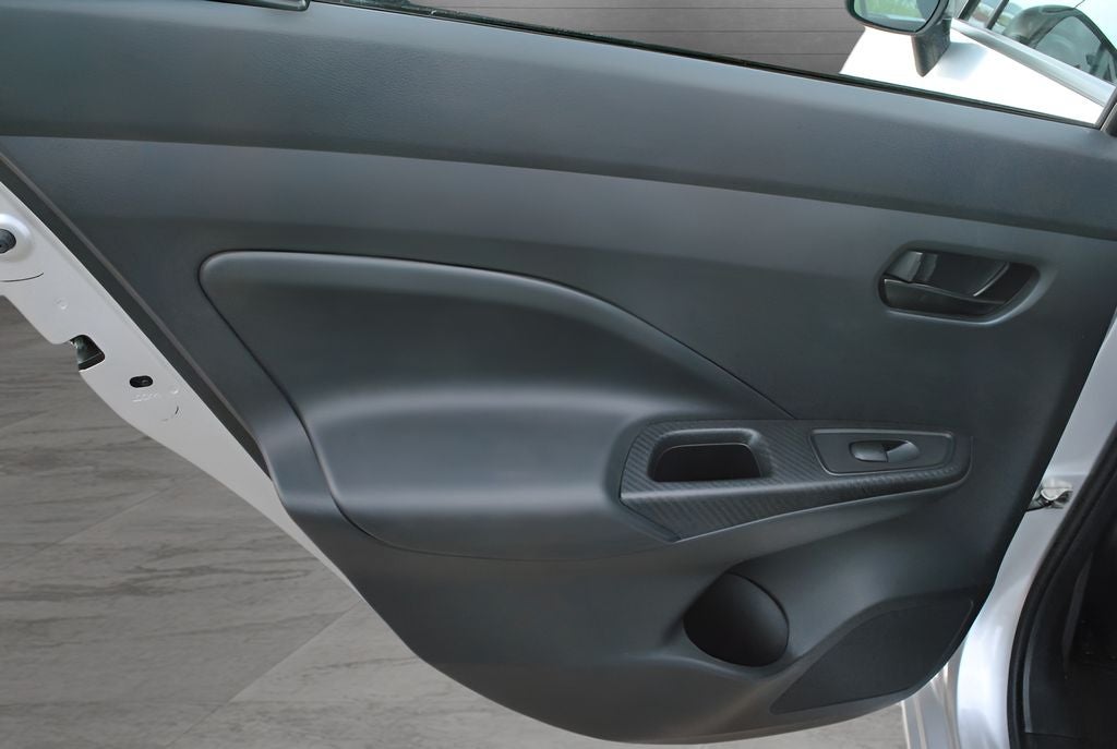 2023 Nissan Versa 1.6 S FWD