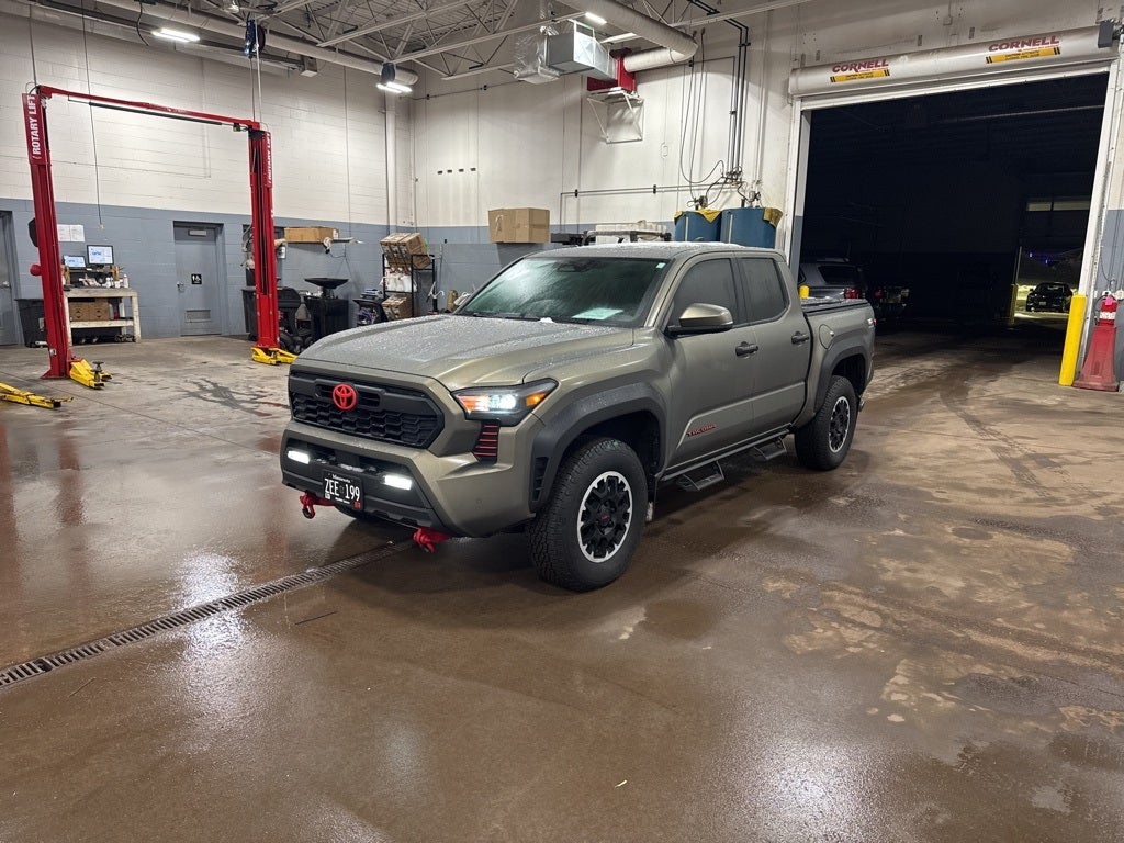 2024 Toyota Tacoma TRD Off-Road Upgrade Double Cab 4x4 6-Speed Manual