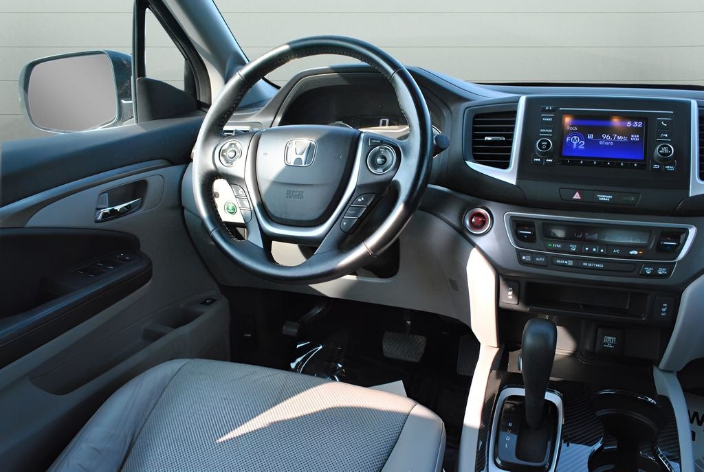 2017 Honda Ridgeline RTL Crew Cab AWD 3.5L V6