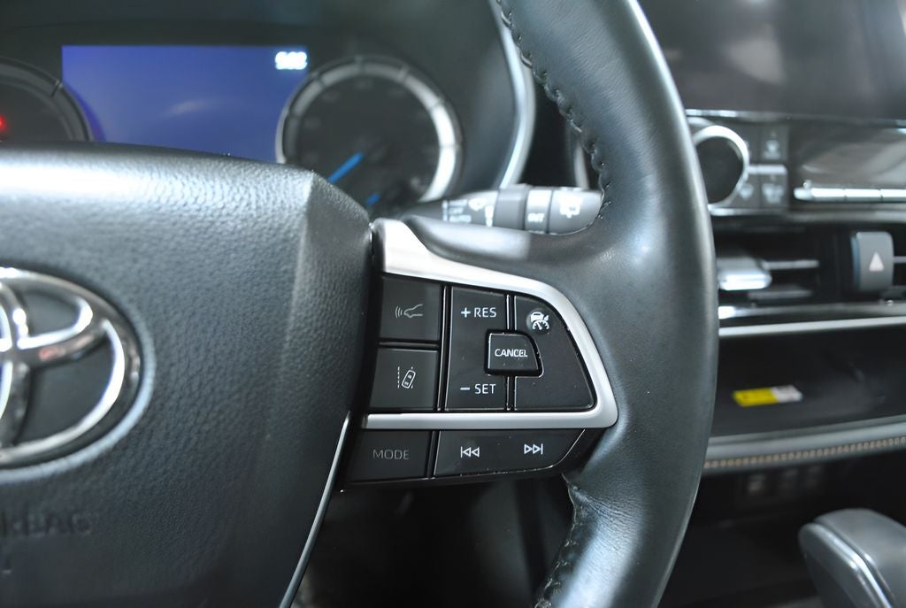 2023 Toyota Highlander Hybrid Bronze Edition AWD