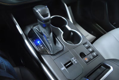 2023 Toyota Highlander Hybrid Bronze Edition AWD