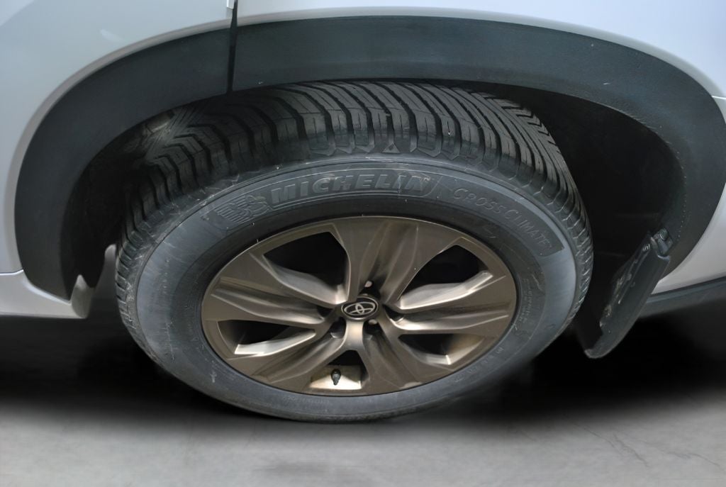 2023 Toyota Highlander Hybrid Bronze Edition AWD