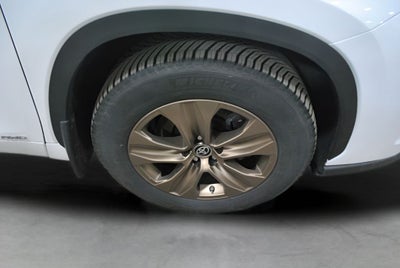 2023 Toyota Highlander Hybrid Bronze Edition AWD