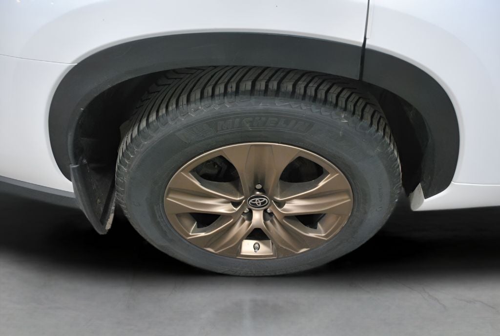 2023 Toyota Highlander Hybrid Bronze Edition AWD