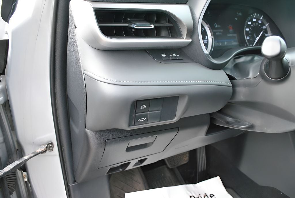 2021 Toyota Highlander XLE AWD 8 Passenger
