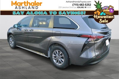 2022 Toyota Sienna XLE FWD