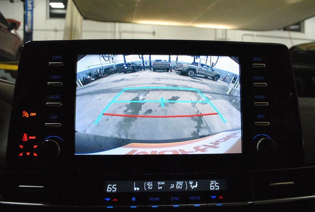 2023 Toyota Sienna XLE 7 Passenger Plus Package FWD