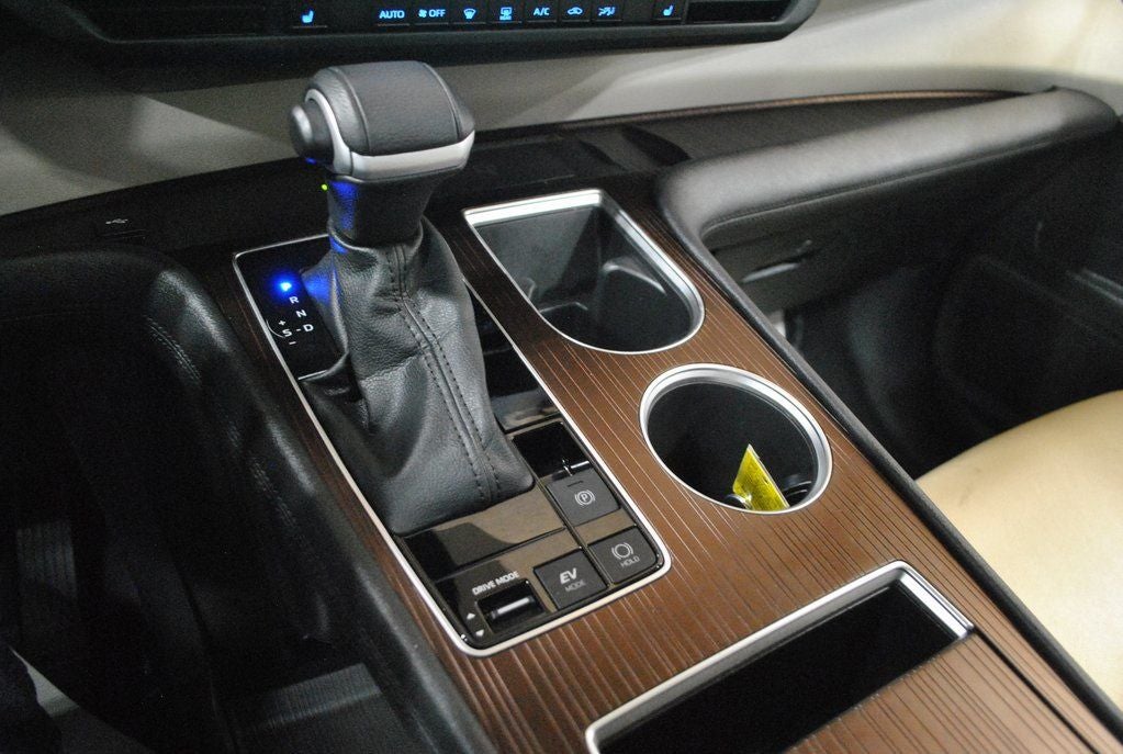 2023 Toyota Sienna XLE 7 Passenger Plus Package FWD