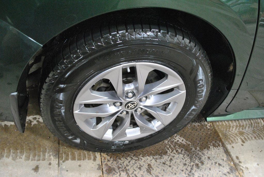 2023 Toyota Sienna XLE 7 Passenger Plus Package FWD