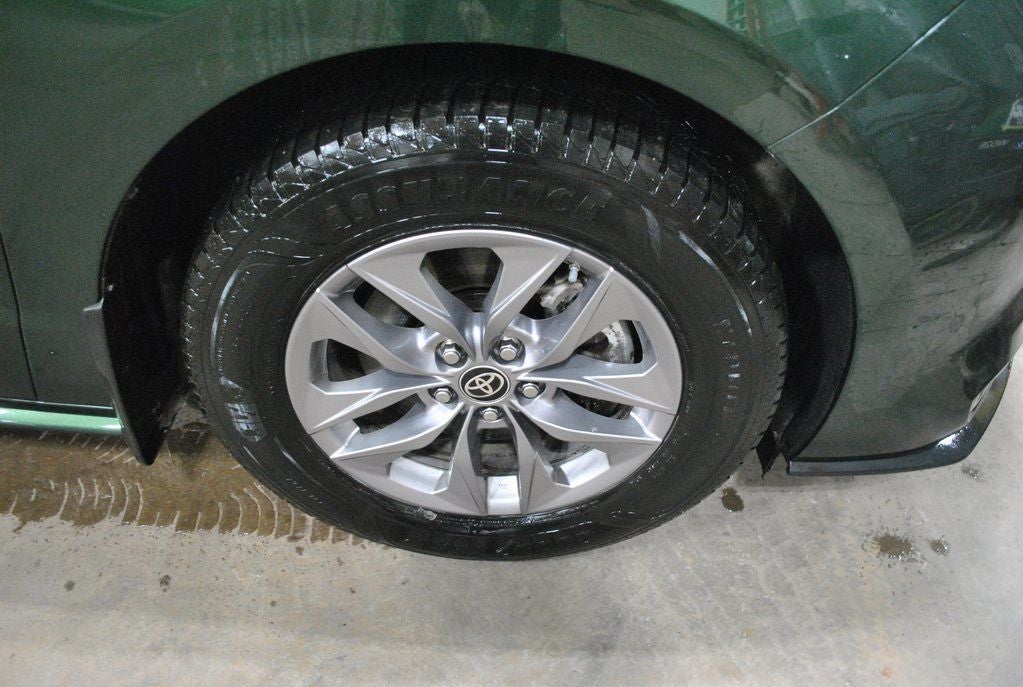 2023 Toyota Sienna XLE 7 Passenger Plus Package FWD