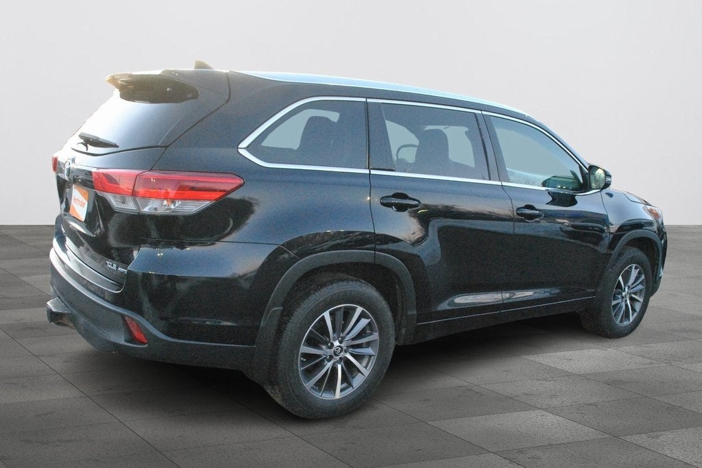 2018 Toyota Highlander XLE 7 Passenger AWD