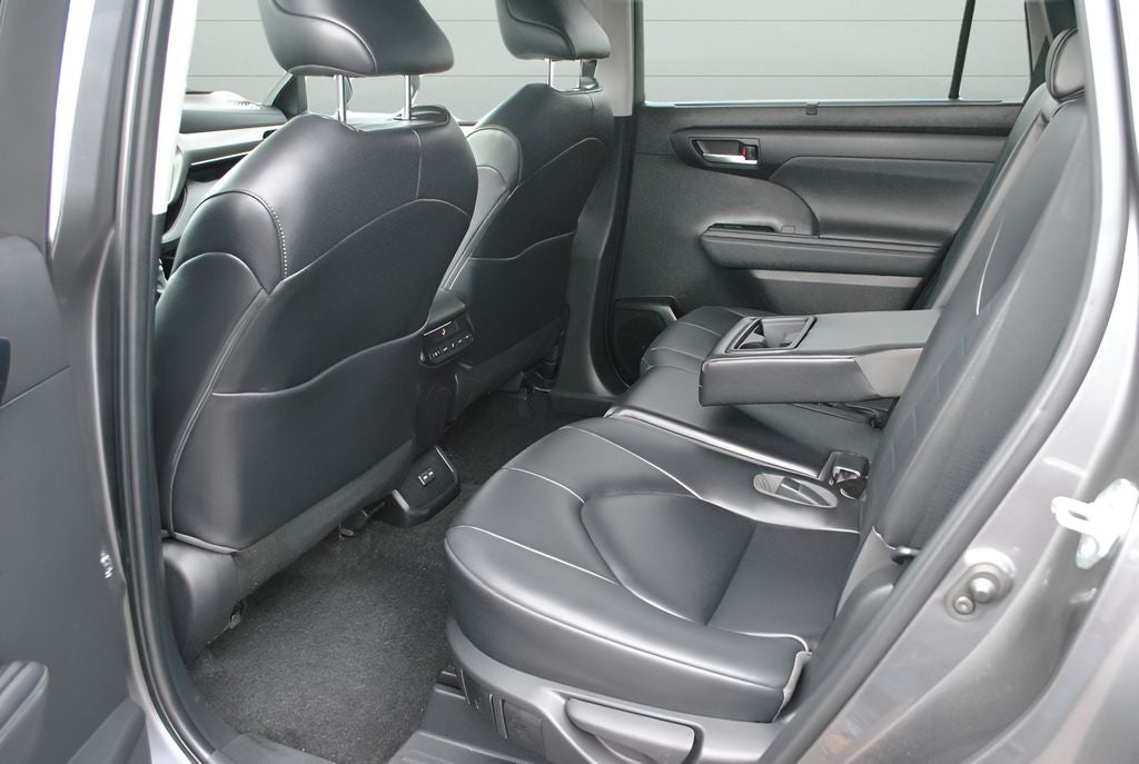 2023 Toyota Highlander XLE 8 Passenger AWD