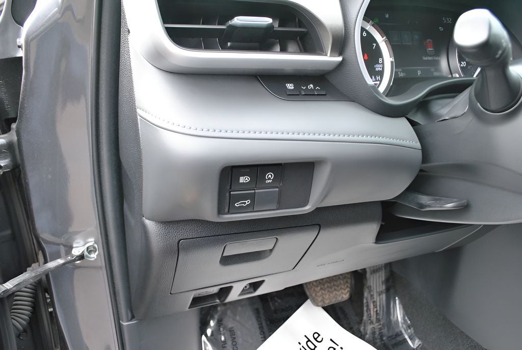 2023 Toyota Highlander XLE 8 Passenger AWD