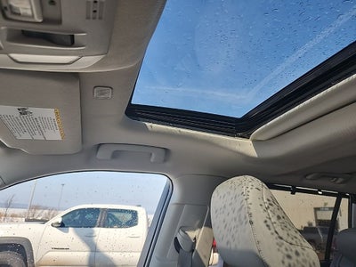 2023 Toyota Highlander Limited AWD 8 Passenger