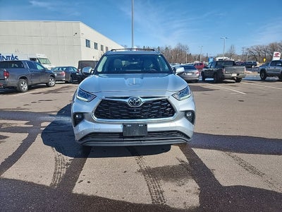 2023 Toyota Highlander Limited AWD 8 Passenger