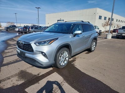 2023 Toyota Highlander Limited AWD 8 Passenger