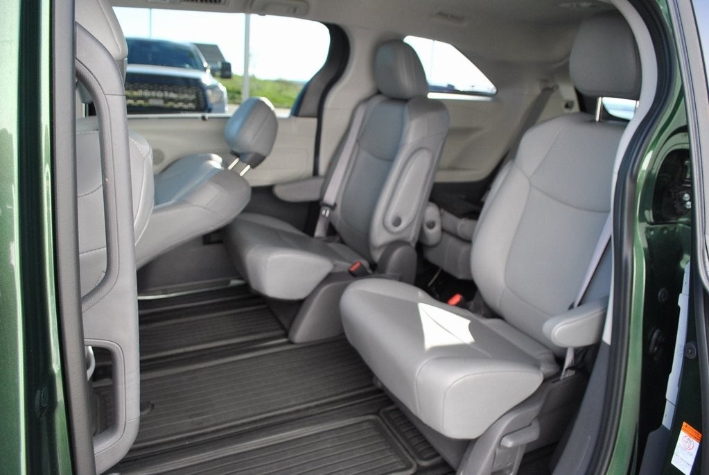 2021 Toyota Sienna XLE 7 Passenger AWD