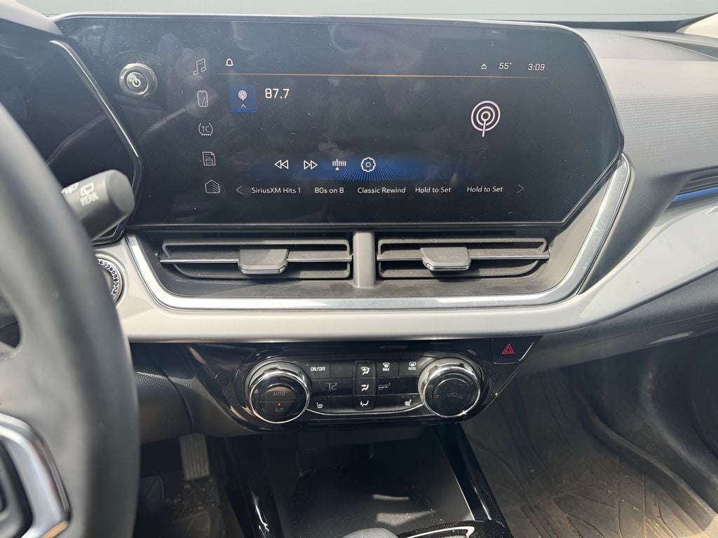 2025 Chevrolet Trax LT FWD